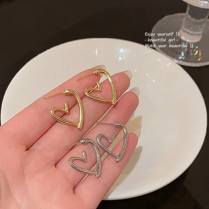 עגילי זהב ורוד אלגנטיים בצורת לב